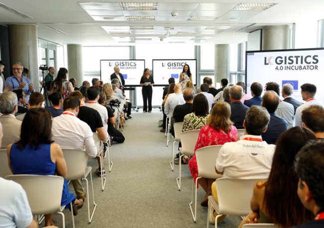 Foto El Consorci de la Zona Franca presenta la incubadora de alta tecnología en logística 4.0